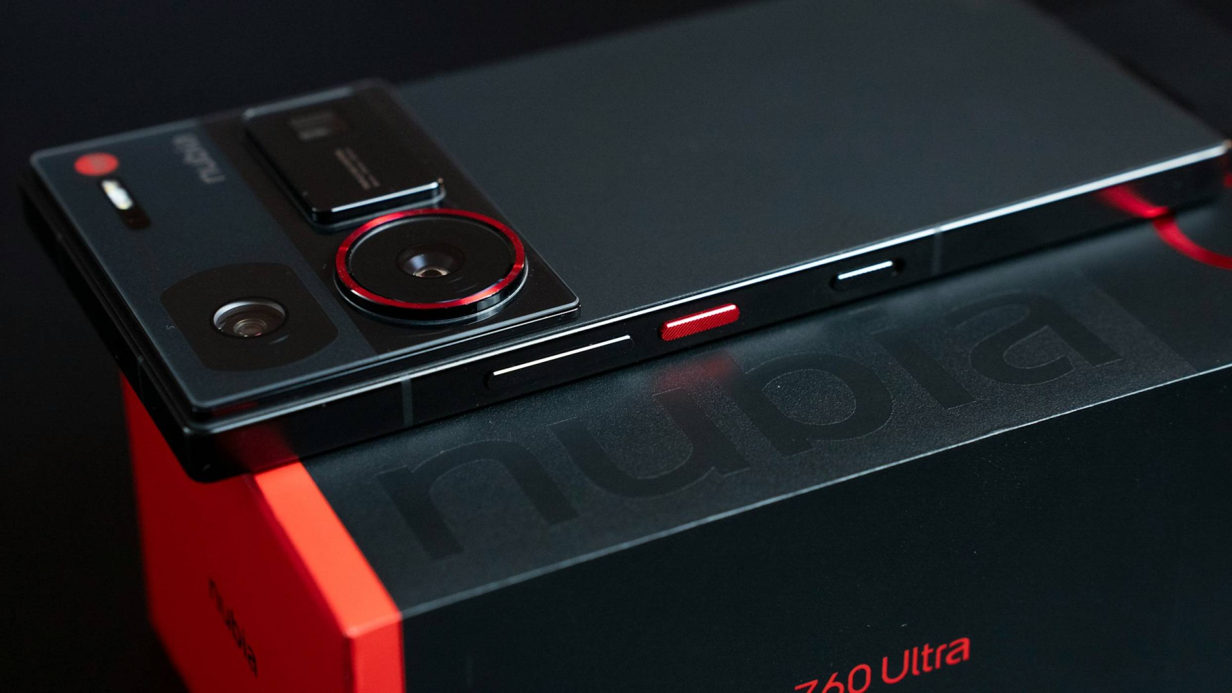 Nubia обяви NaviX Ultra като първия смартфон с агентичен ИИ, каквото и да значи това на практика