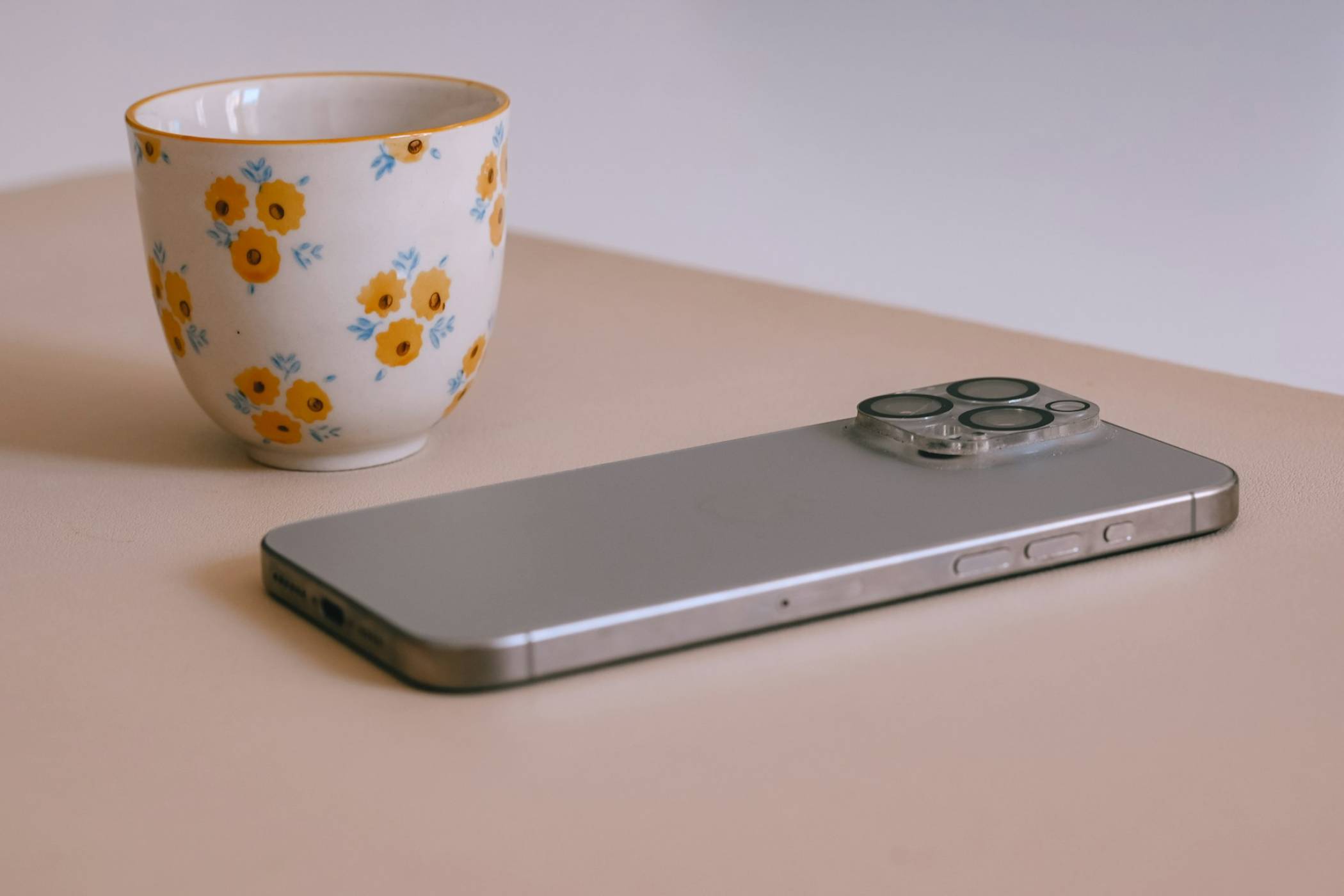 Сгъваемият iPhone все още среща производствени трудности, които поставят под въпрос есенната премиера