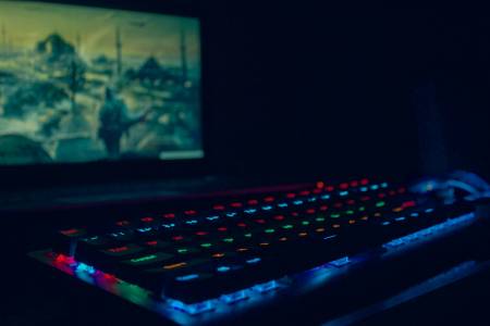 Тази позлатена, но неработеща дискета с Doom на цена 30 долара е на границата между ретро и кича