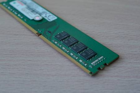 ИИ бумът ни върна 20 години назад в цените и достъпността на RAM паметта