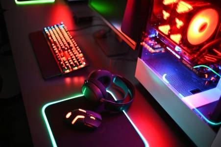 Първата в света Steam Machine с водно охлаждане е като Франкенщайн от кабели и тръби