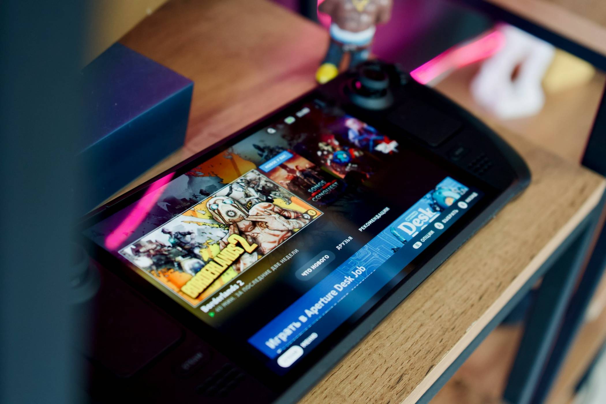 Техно вълшебство превръща тромавия Steam Deck в портативен Game Boy с 90Hz AMOLED дисплей