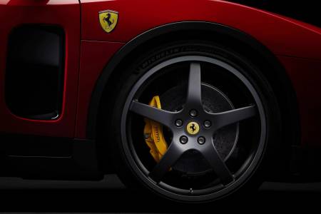 Уникална бройка в стил хамелеон от първото е-Ferrari се продаде за рекордните 40 млн. долара