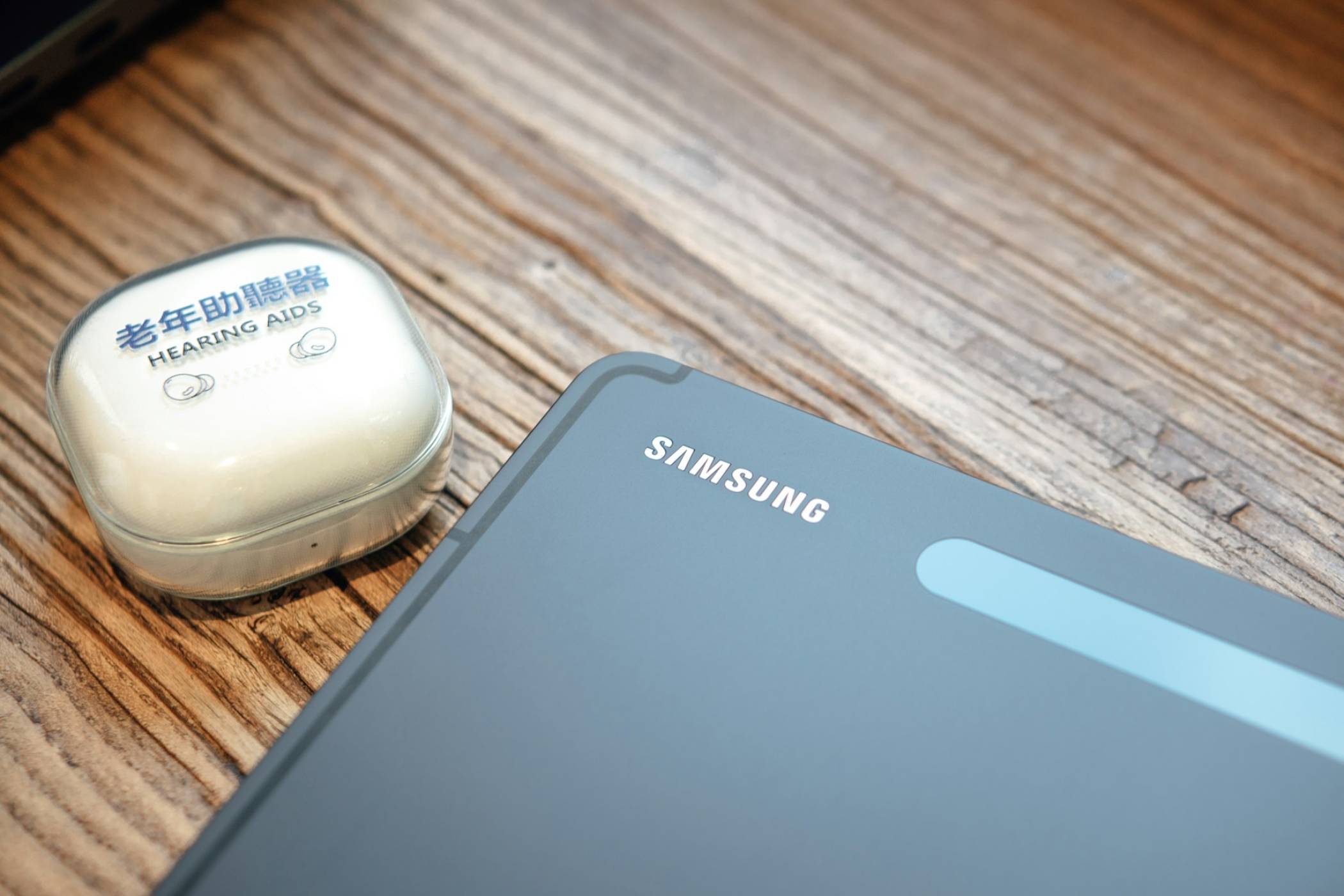 Samsung показа първия в света 300Hz OLED монитор за геймъри със свръхестествени сетива