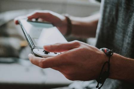 Мощната портативна конзола GPD Win Max 3 струва 1 750 долара, но цената всъщност е разумна предвид ситуацията