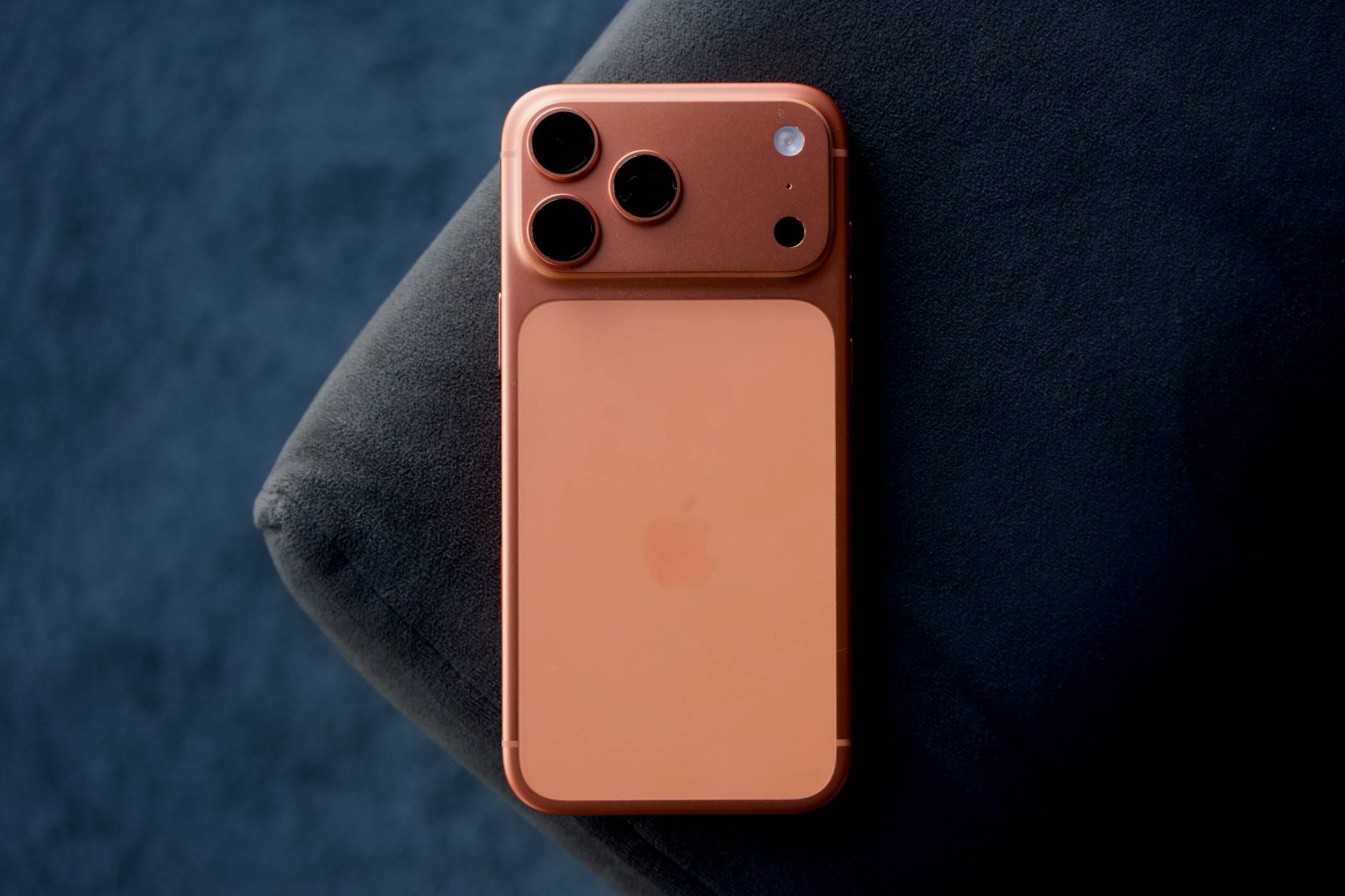 Макар и морално изостанало, охлаждането на iPhone 18 Pro Max е сравнимо с топ геймърските Android модели