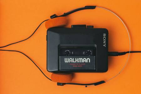 Първото приложение, заради което си струва да имате iPhone Duo: виртуален Walkman