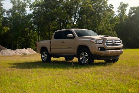 Toyota пусна 760-килограмова каравана върху новия си е-пикап и той дори не трепна (ВИДЕО)