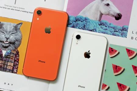 iPhone Duo се препродава за 5000 долара в eBay, след като се изчерпа незабавно