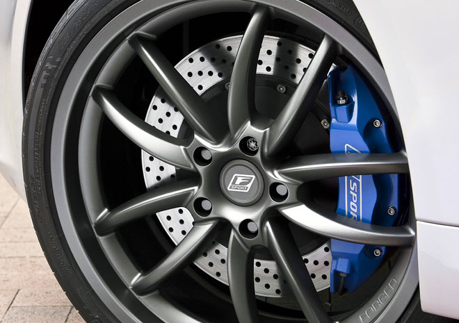 Lexus пуска специално тунинг издание на IS350C