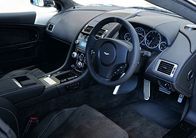 Aston Martin DBS и V12 Vantage в черно и от карбон