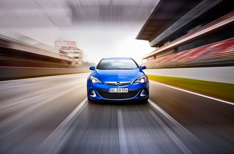 Женева 2012: бързакът Opel Astra OPC