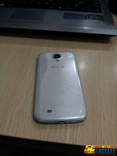 Нови снимки на Samsung Galaxy S IV