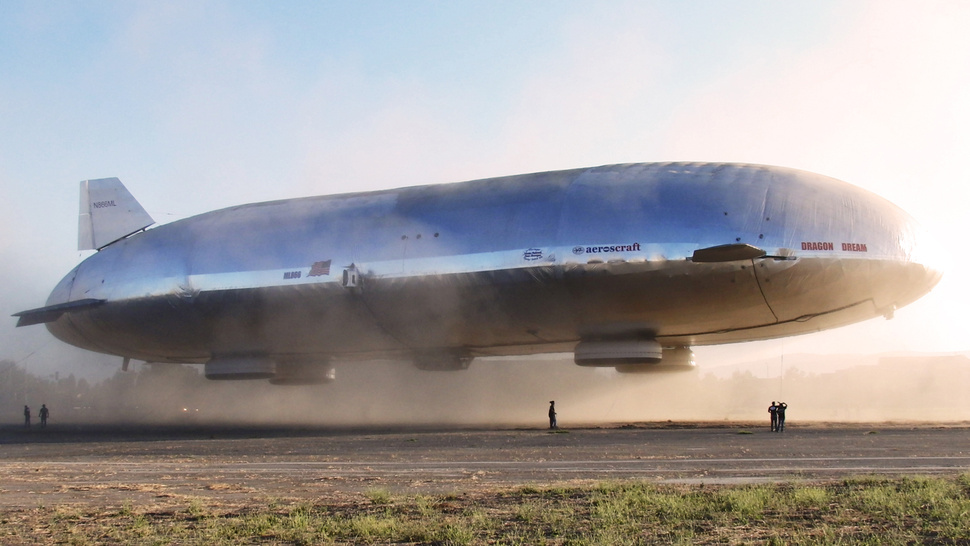 Дирижабълът на бъдещето Aeroscraft полетя 