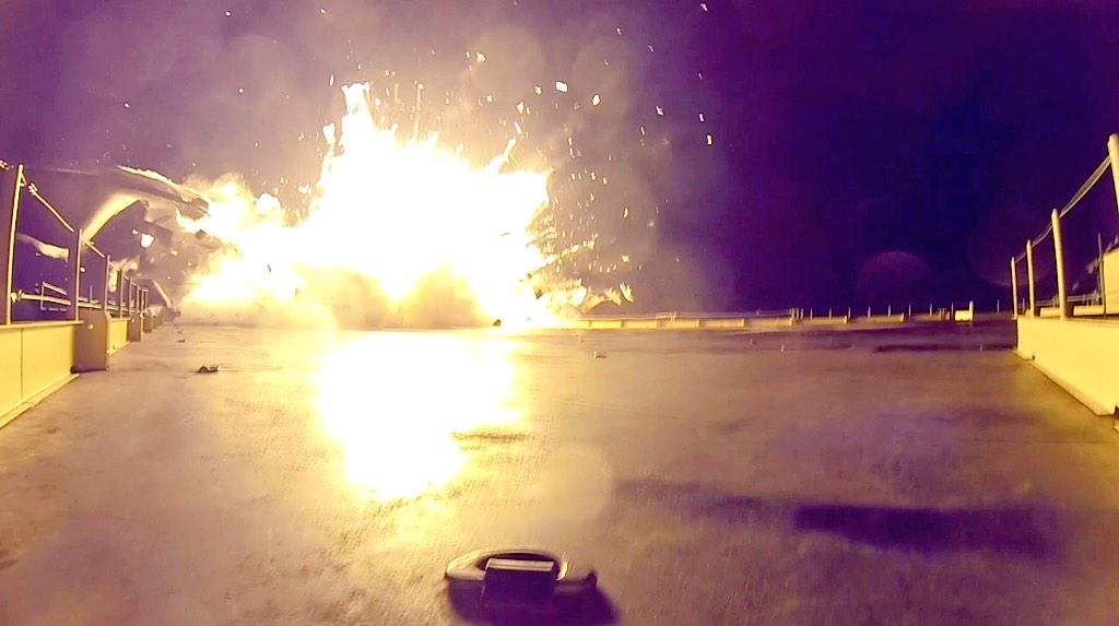 Вижте първите снимки от неуспешното приземяване на Falcon 9