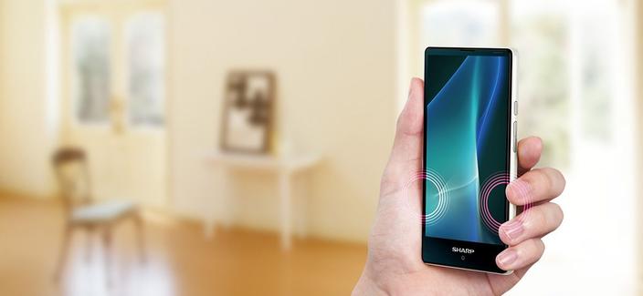 Sharp пусна мини версия на своя AQUOS смартфон, който идва с минимални странични рамки