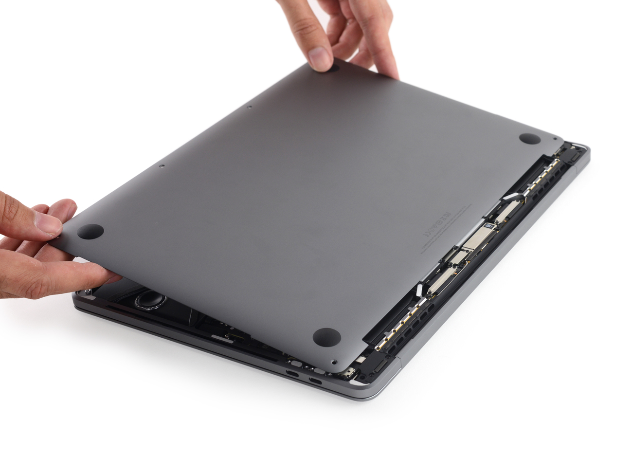 iFixit разглобиха 13-инчовия MacBook Pro с Touch Bar