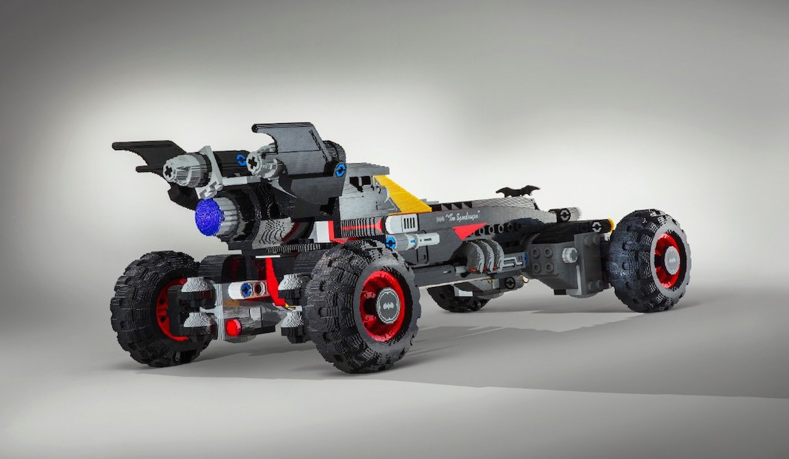 Lego и Chevrolet създадоха пълноразмерен батмобил, изграден единствено от лего блокчета
