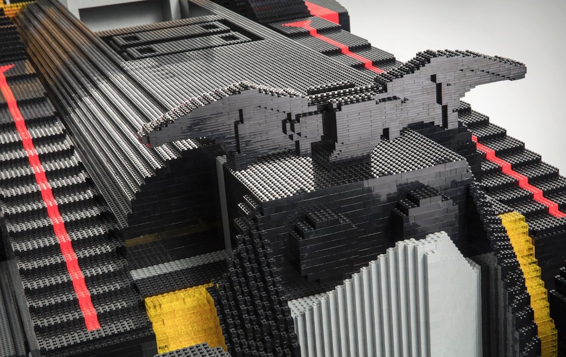 Lego и Chevrolet създадоха пълноразмерен батмобил, изграден единствено от лего блокчета